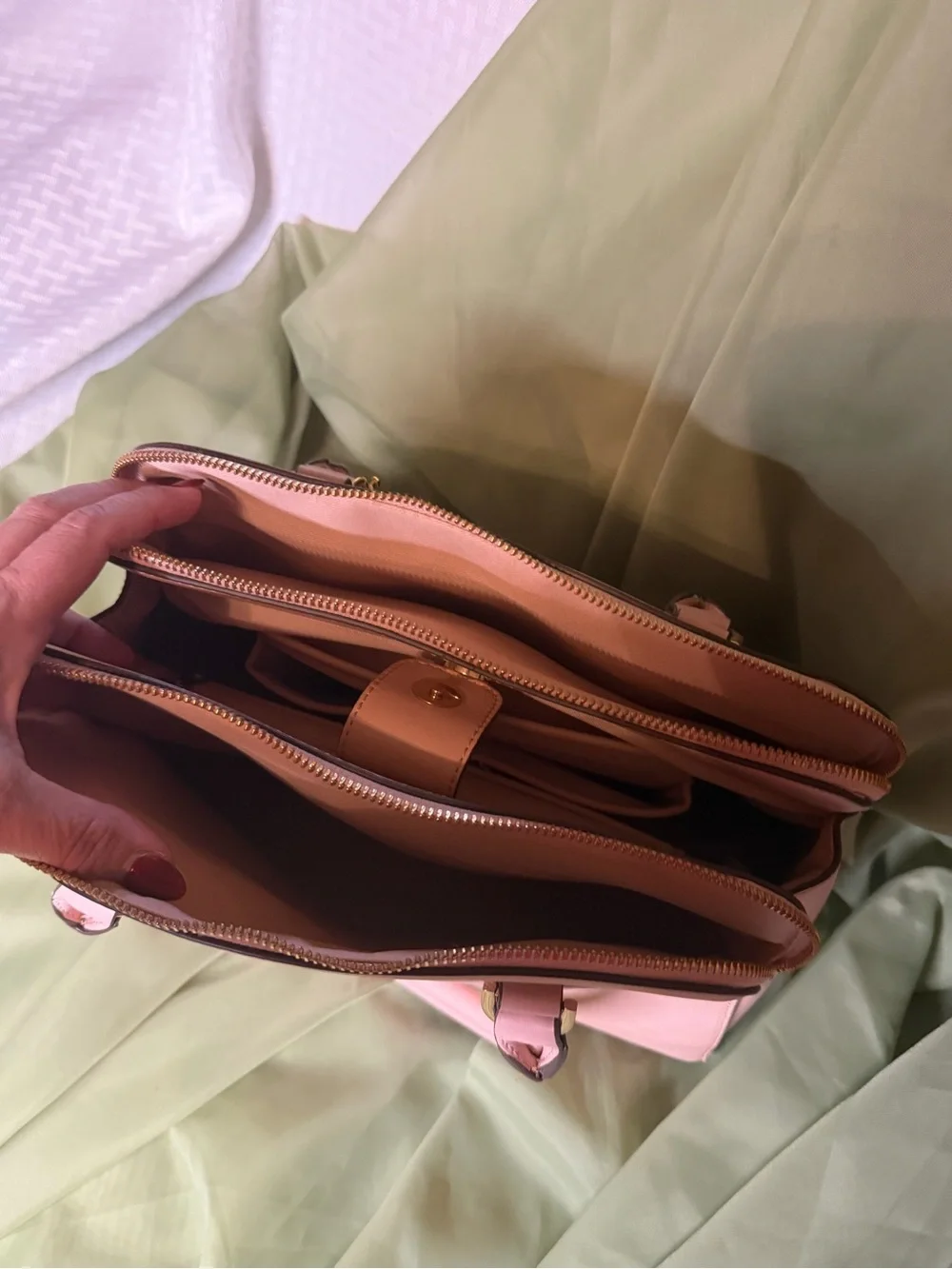 Classic Structured Satchel Handbag/Shoulder bag in Blush Pink